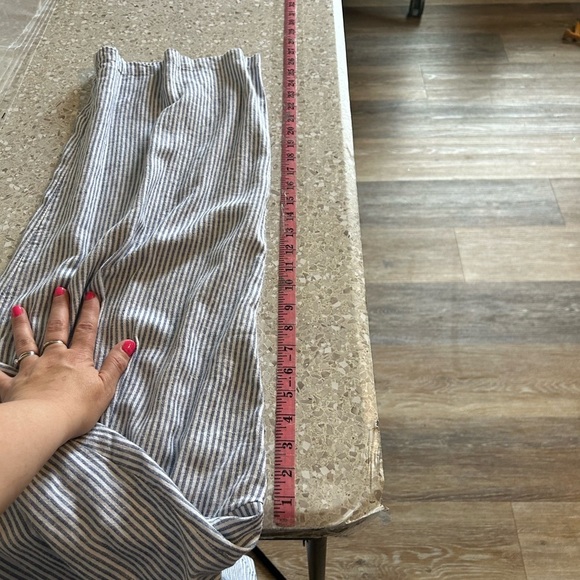 NWT L Striped Smocked Cropped Knotted
Sailor/coastal Linen-Blend Cami Jumpsuit - Picture 7 of 11